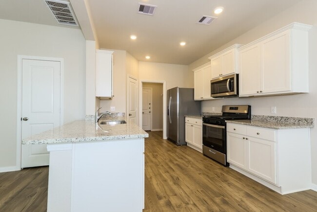 Building Photo - 468 Beechwood Hacienda Dr