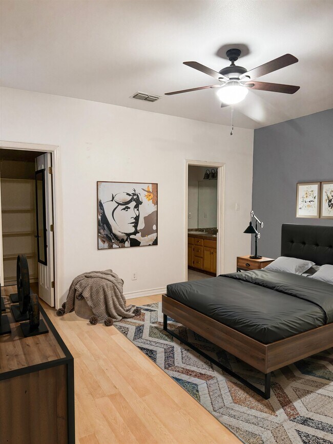 Building Photo - 9810 Spindrift Dr