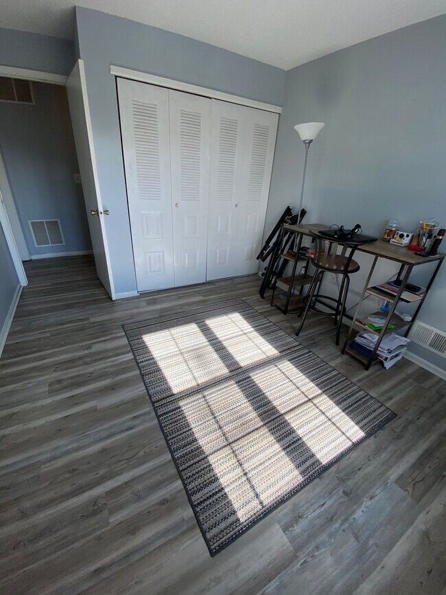 Building Photo - 109 Sussex Pl