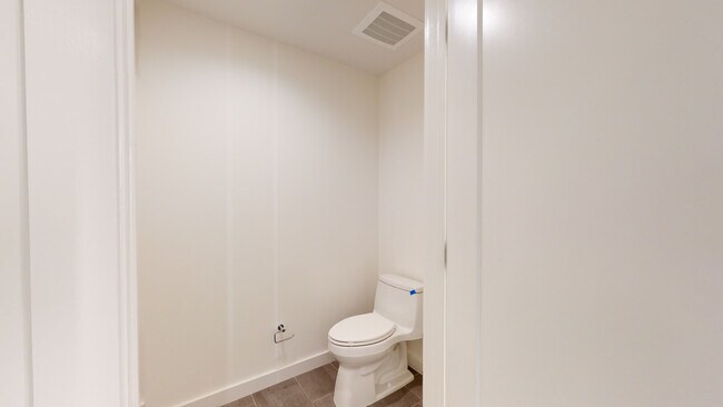 Building Photo - 920 N Osceola Ave