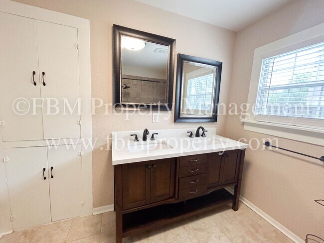 Building Photo - 212 W Marshall St