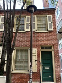 Building Photo - 215 Quince St
