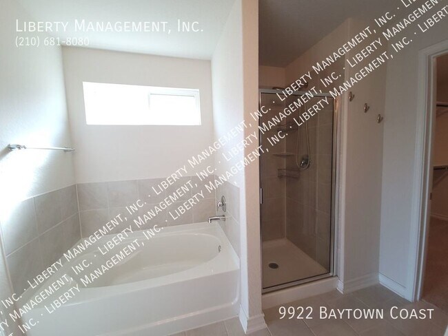 Building Photo - Charming One- Story Home On a GREENBELT LO...