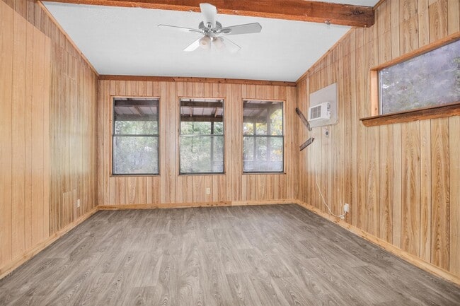 Building Photo - 5934 Beech Dr