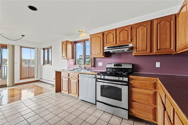 Building Photo - 1 Rodeo Dr