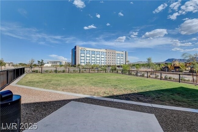 Building Photo - 1175 Heliodor Ave