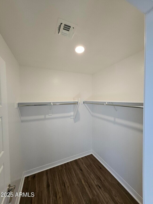 Building Photo - 40537 W Helen Ct
