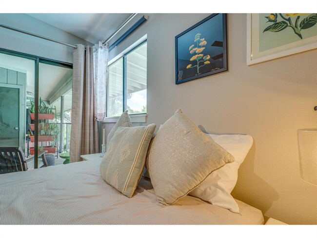 Building Photo - 2308 Enfield Rd