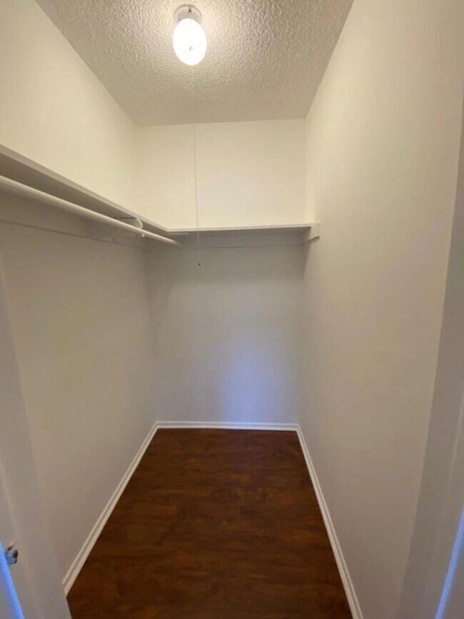 Interior Photo - 10026 Palms Blvd.,