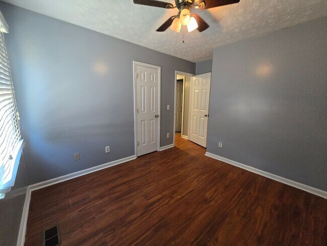 Building Photo - 6957 Bone Creek Dr