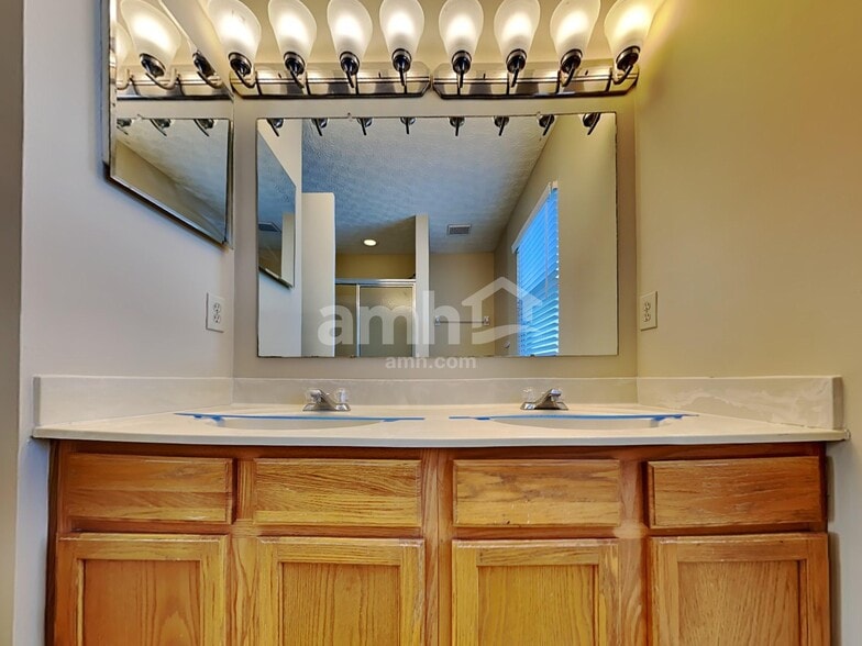 Building Photo - 5798 Sharets Dr