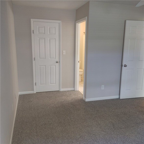 Building Photo - 6620 Green Branch Dr