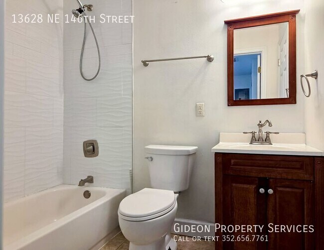 Building Photo - 13628 NE 146th St