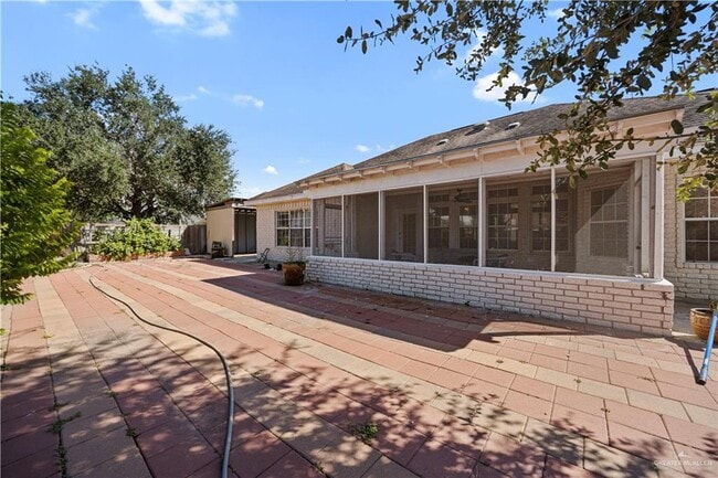 Building Photo - 23 E Champion St