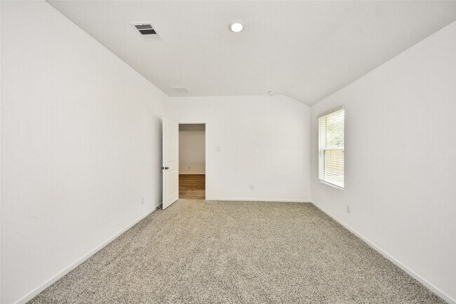 Building Photo - 27458 Serene Pne Dr