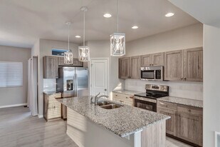 Granite, stainless, pendant lights, large parntry and more - 7476 Johnsontown Hts