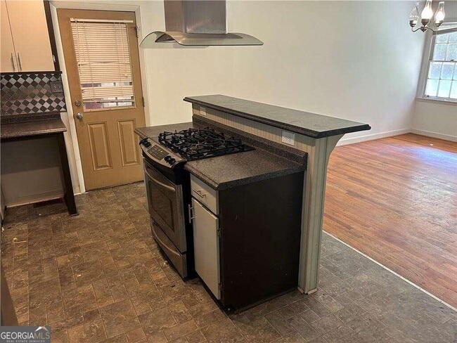 Building Photo - 150 Sherwood Dr