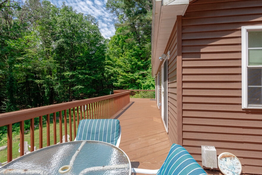 Building Photo - 386 Leroux Rd