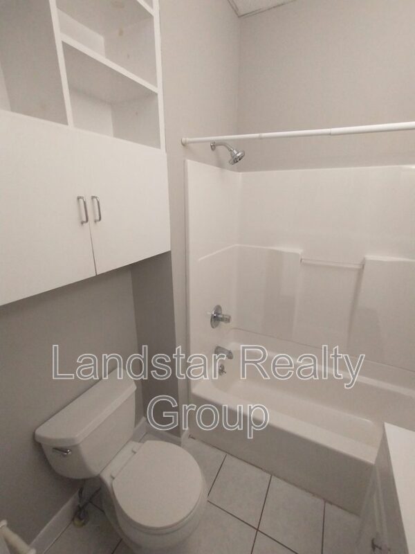Building Photo - 2127 Grinstead Dr