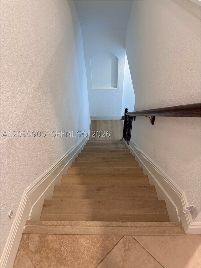 Building Photo - 4513 Artesa Way S