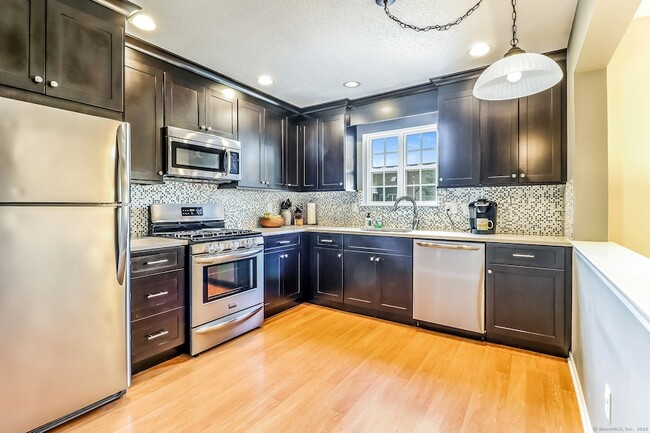 Building Photo - 613 Foxboro Dr