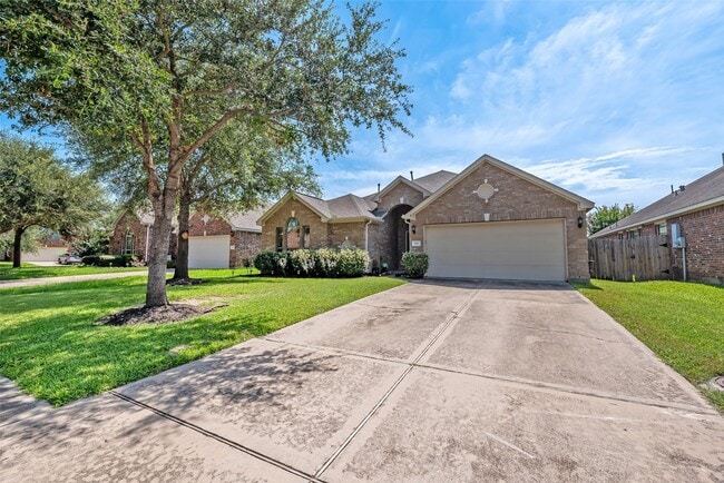 Building Photo - 119 Emerald Loch Ln