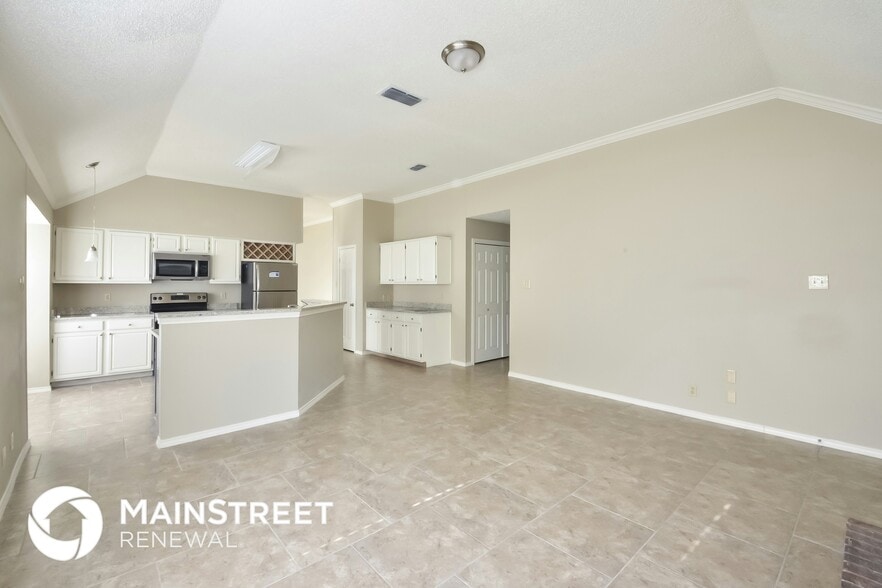 Building Photo - 10743 Mustang Ridge