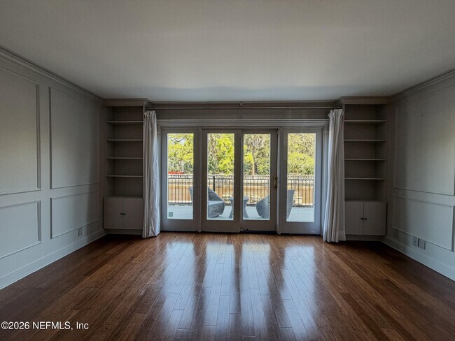 Building Photo - 2950 St Johns Ave