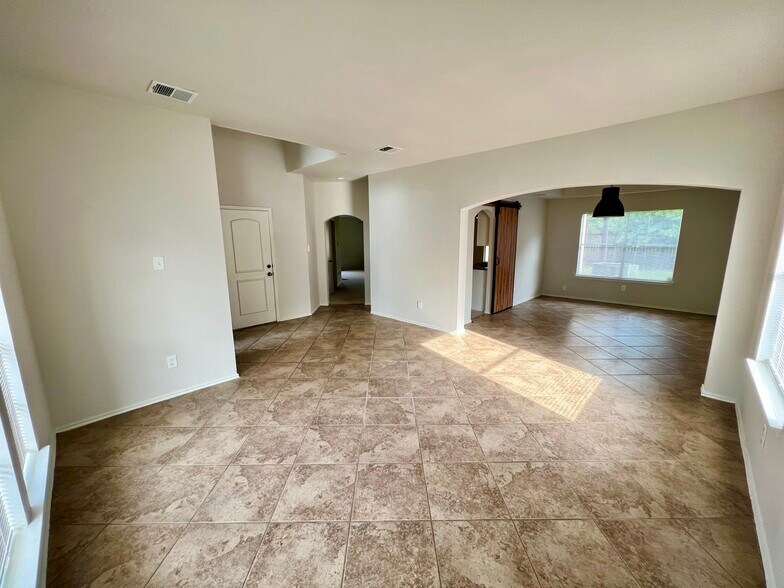 Building Photo - 18602 Twigsworth Ln