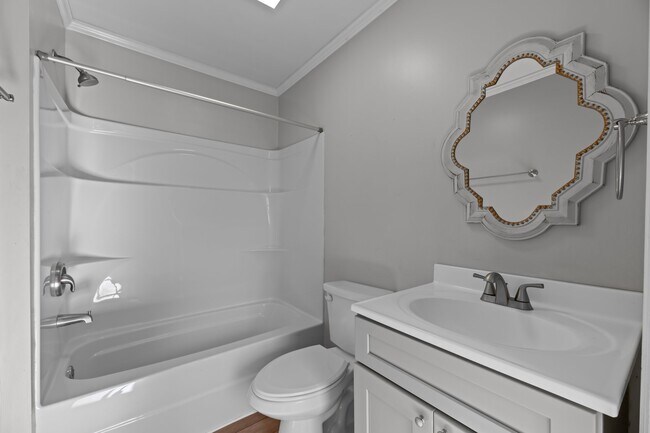 Building Photo - 105 3rd St