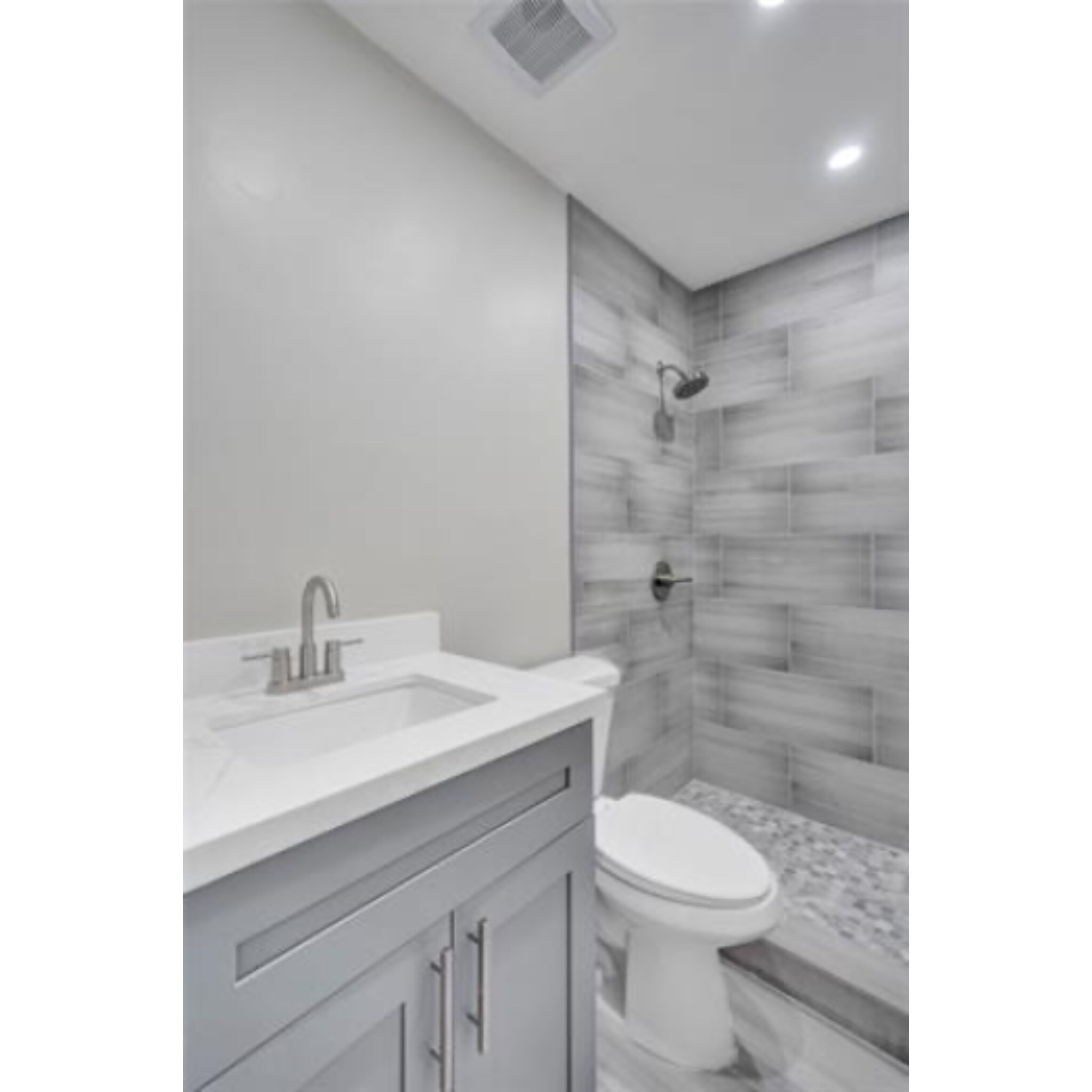 Building Photo - 2614 W 65th St