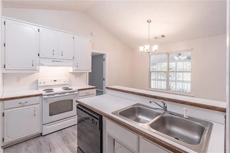 Building Photo - 1190 Mercury Dr SE