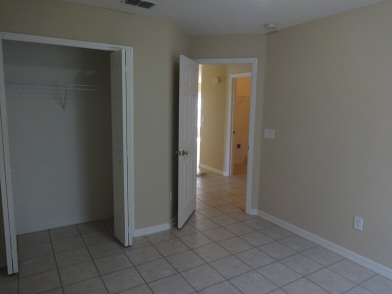 Building Photo - 317 Brightview Dr