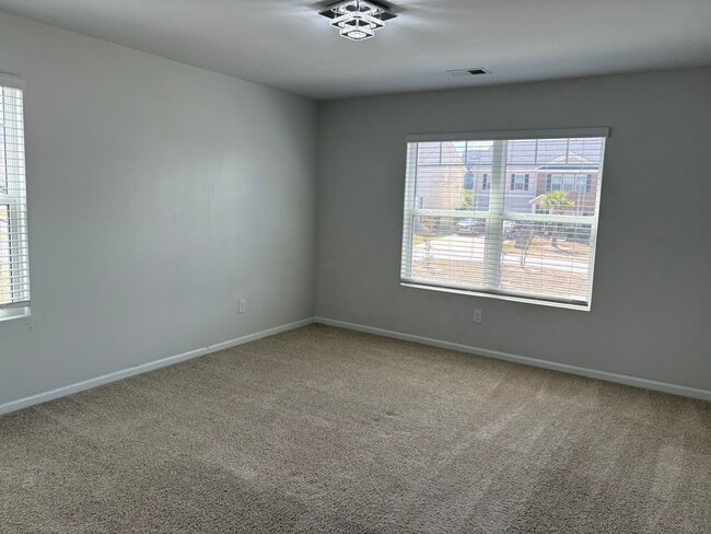Building Photo - 407 Lakemont Dr