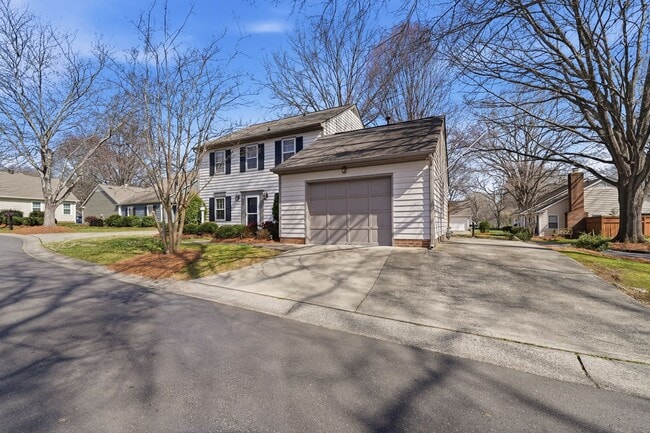 Building Photo - Don’t Miss This Beautiful 3BR Stone Orchard Home with Warm Wood Floors & Fireplace!