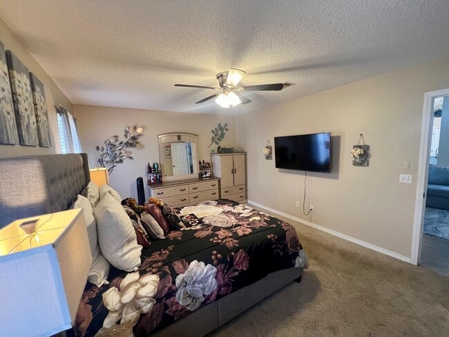 Building Photo - 318 Riverchase Blvd