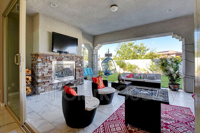 Building Photo - 320 Oakrun Ct