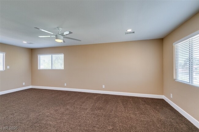 Building Photo - 3966 Green Leaf Dr