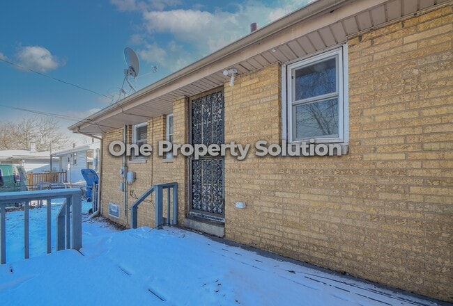 Building Photo - 4240 E 13th Ave
