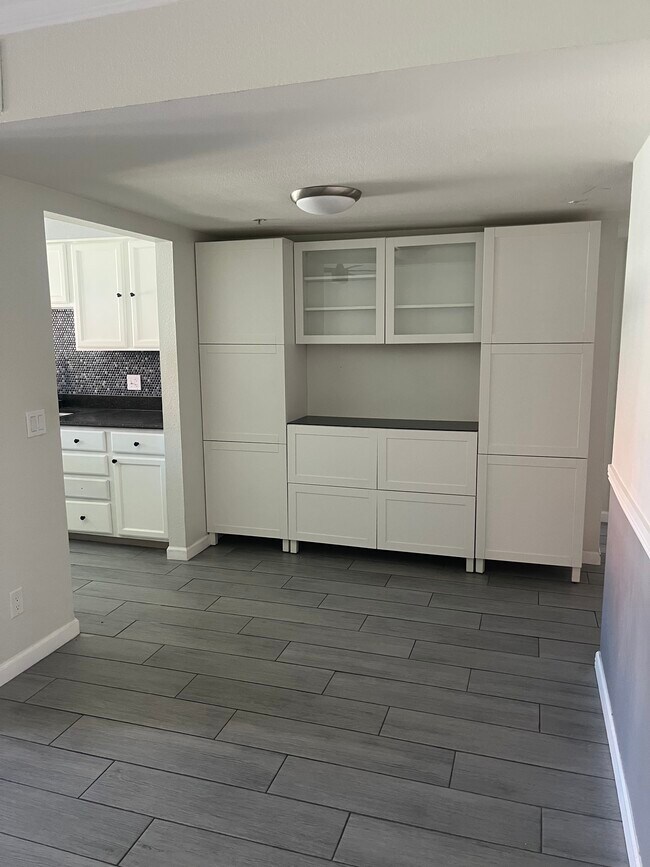 Building Photo - 1650 N 87th Terrace