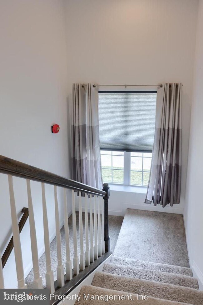 Building Photo - 2 br, 3.5 bath House - 902 Mayer Place