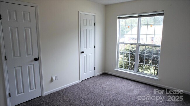 Building Photo - 2309 Ivy Run Dr