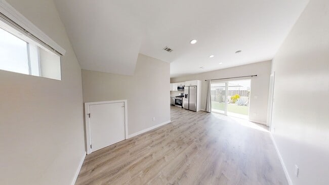 Building Photo - 4BD/2BA on Montezuma