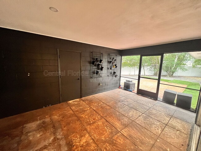 Building Photo - 2080 Thunderbird Trail