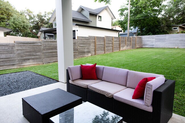 Building Photo - 507 S Park Dr