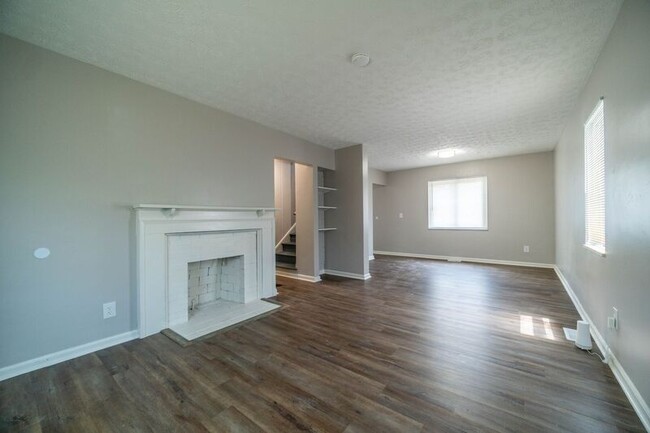 Building Photo - 2200 Homestead Dr