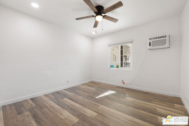 Building Photo - 1674 Vía Salida