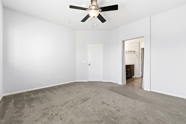 Building Photo - 1460 Mockingbird Ct