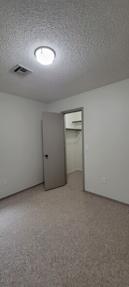 Building Photo - 9334 S 66th East Ave