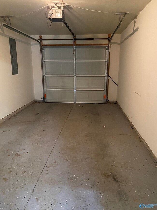 Building Photo - 3071 Lakeland Dr SW